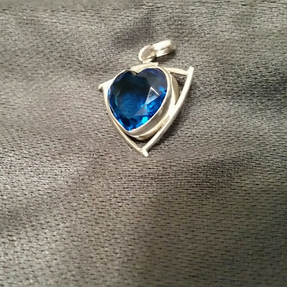 12 Ct Flawless Blue Topaz Heart in .925 Silver - Picture 2 of 5